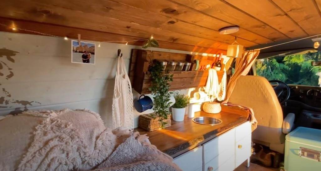 20 Incredible Campervan Decoration Ideas [Fresh For 2022!]